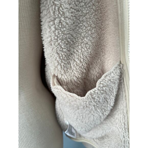 UNIQLO Fluffy Fleece Teddy Full Zip Jacket Cream Natural X-Small - Picture 11 of 12